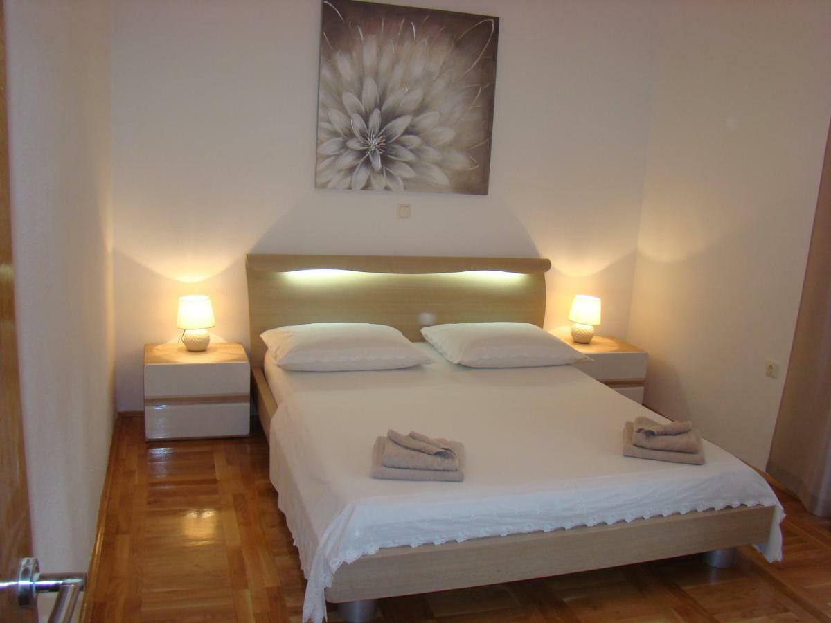 Apartments Ledic Krvavica Buitenkant foto